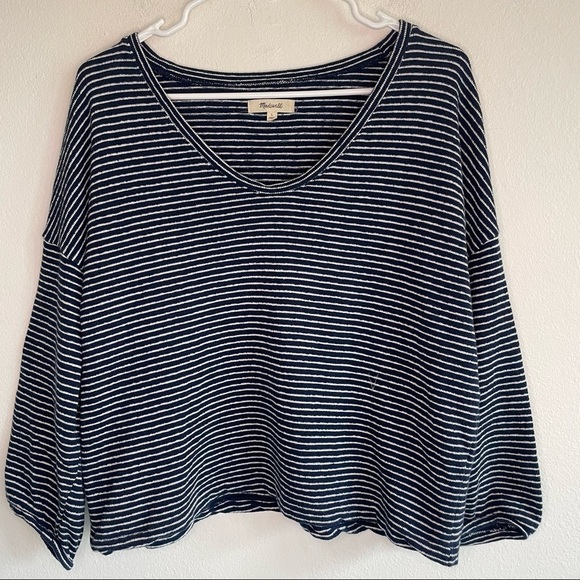 MADEWELL V-NECK BUBBLE-SLEEVE SWEATSHIRT IN BLUE - Picture 2 of 6